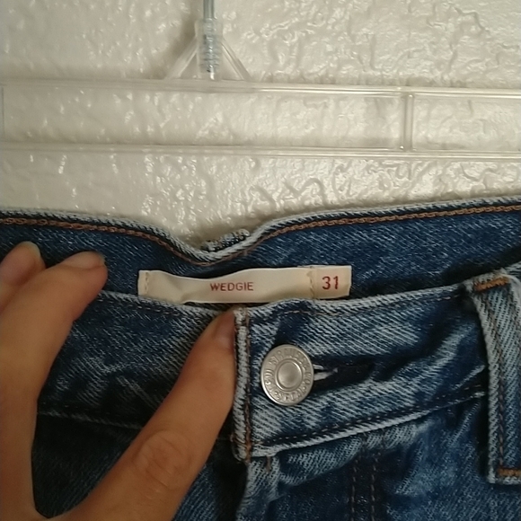 Levi's Wedgie Icon High Rise Fray Hem Straight Leg Ankle Jeans sz 31 - Picture 6 of 9